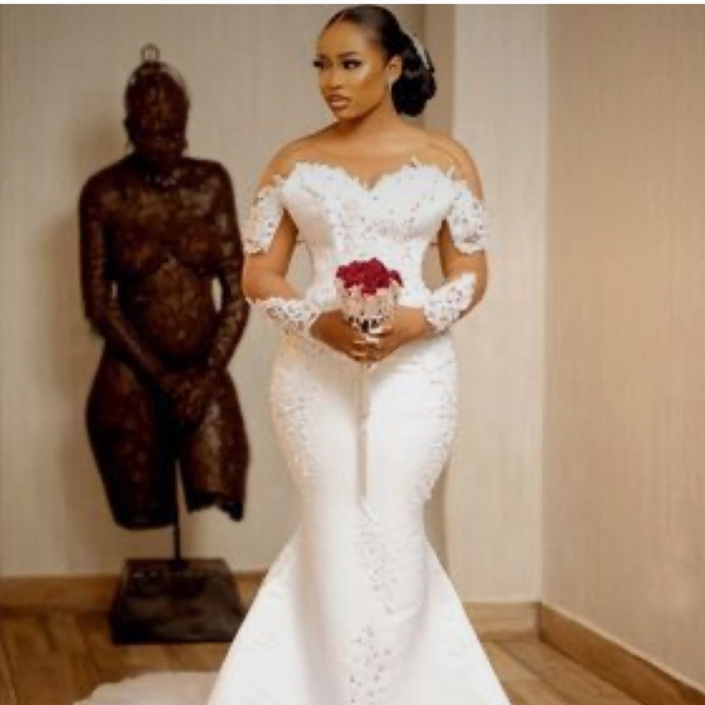 Elegant White Size 20 Mermaid Style Wedding Dress